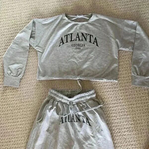 Atlanta Graphic Cropped Sweatshirt - Gray